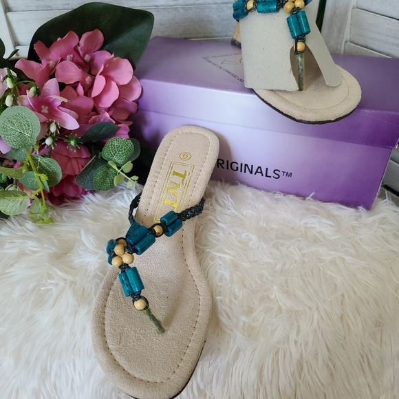 NIB TNT Wedge Turquoise Beaded Sandals - Picture 3 of 6